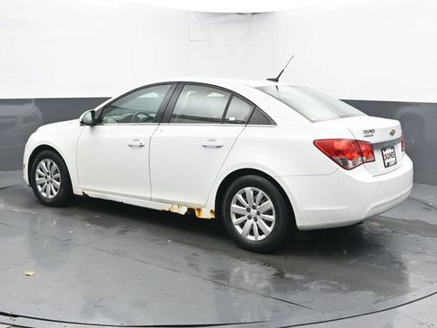 Used 2011 Chevrolet Cruze LT image 8