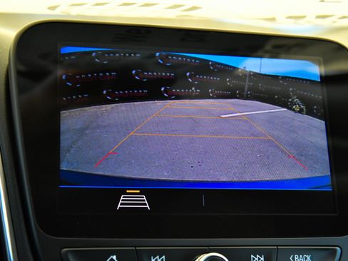 Used 2020 Chevrolet Malibu LT FWD image 18