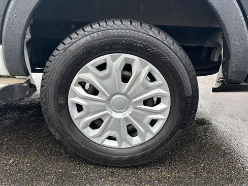 Used 2023 Ford Transit 250 Low Roof w/ Exterior Upgrade Package RWD image 4