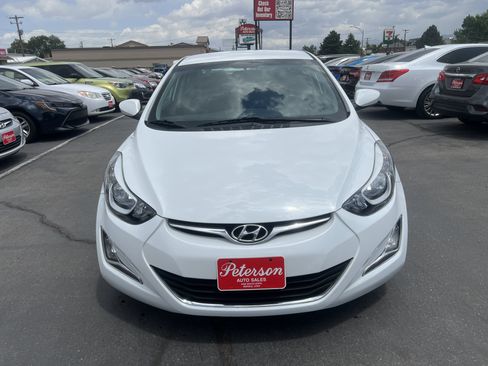 Used 2015 Hyundai Elantra SE w/ Option Group 02 FWD image 3