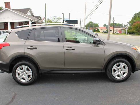 Used 2015 Toyota RAV4 LE FWD image 5