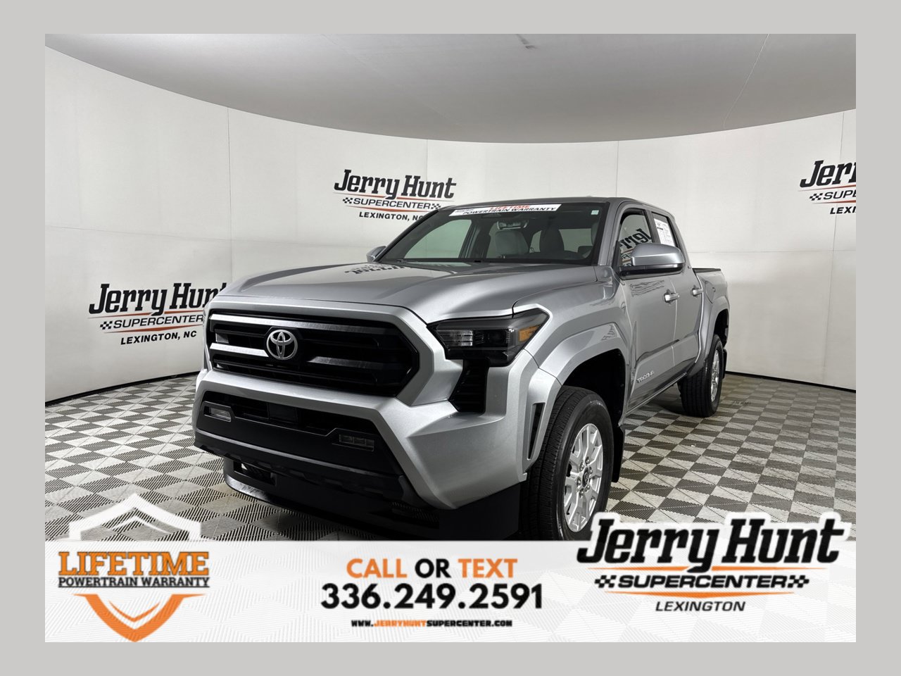 Used 2025 Toyota Tacoma SR5 RWD image 1
