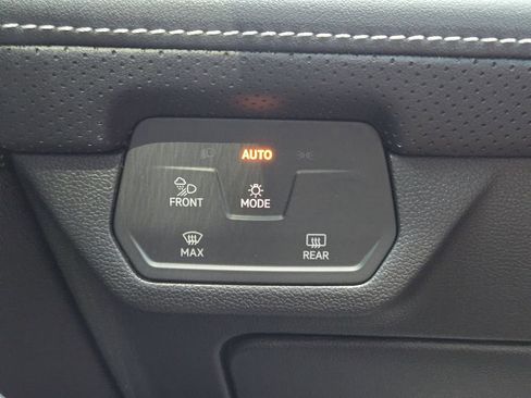 Used 2024 Volkswagen Atlas SE image 24