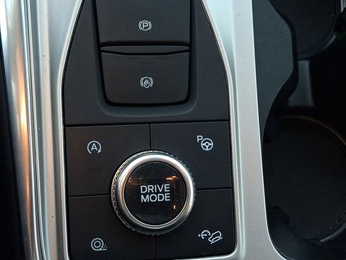 Used 2020 Ford Explorer Platinum w/ Premium Technology Package image 25