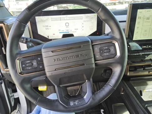 Used 2025 GMC Hummer EV 2X image 3