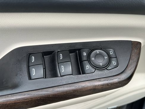 Used 2021 GMC Acadia Denali w/ Denali Technology Package image 15