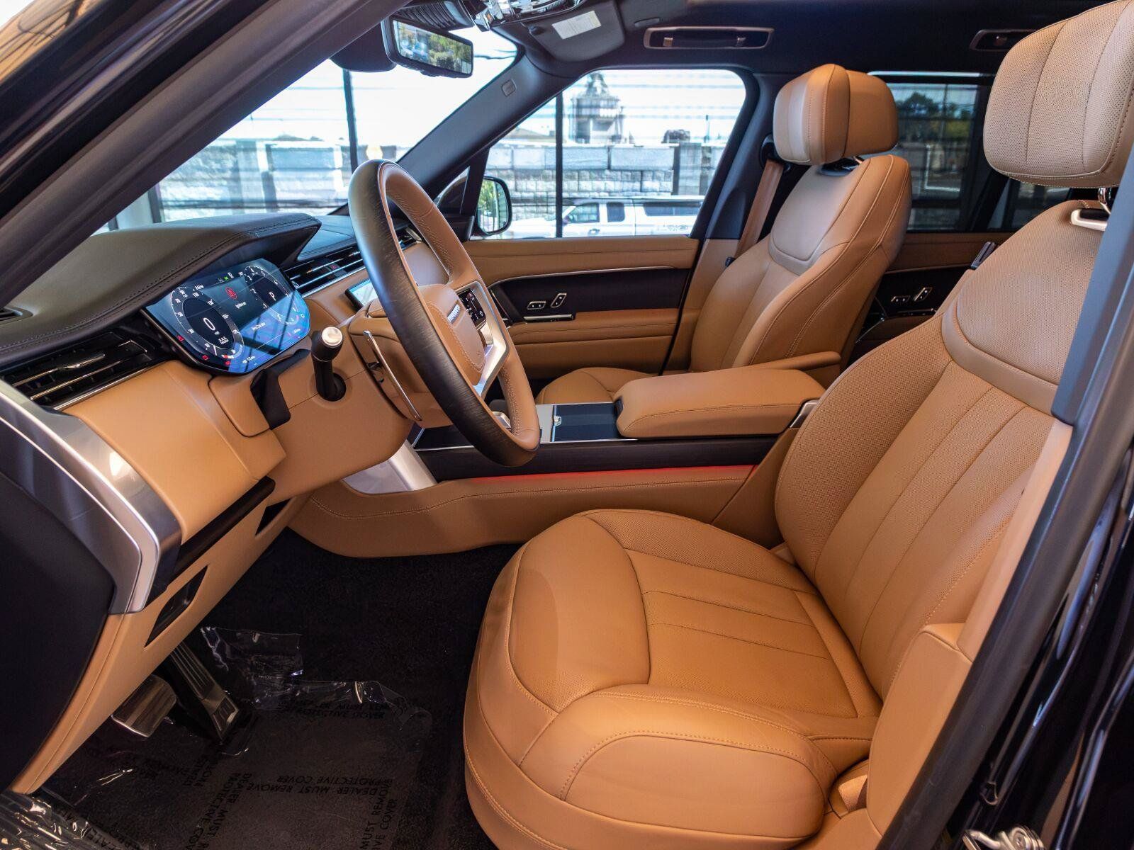 Used 2025 Land Rover Range Rover Autobiography AWD/4WD image 10