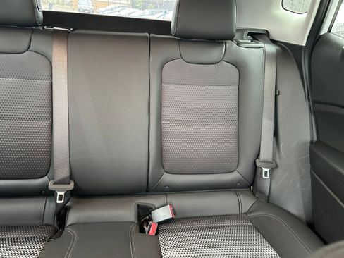 Used 2025 Chevrolet Trax LT w/ LT Convenience Package image 32