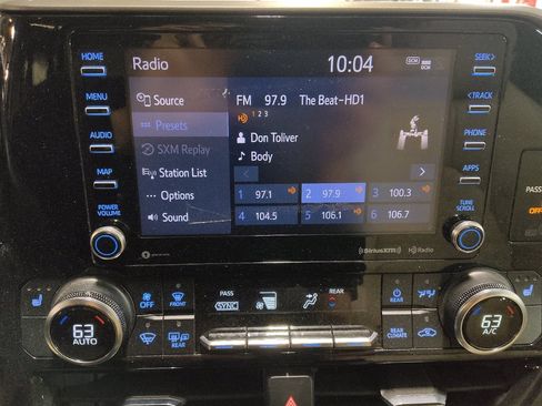 Used 2022 Toyota Highlander XLE image 25