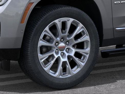 New 2026 GMC Yukon XL Denali w/ Denali Reserve Package image 9