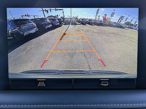 Used 2023 Chevrolet Suburban Premier image 22