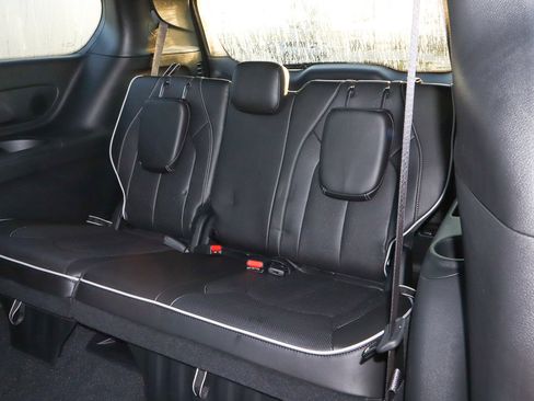 New 2026 Chrysler Pacifica Limited w/ S Appearance Package image 16