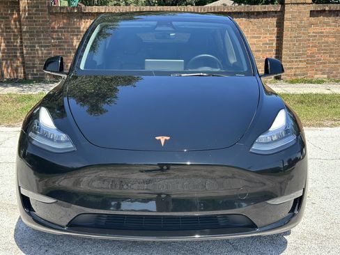 Used 2023 Tesla Model Y Long Range AWD/4WD image 3