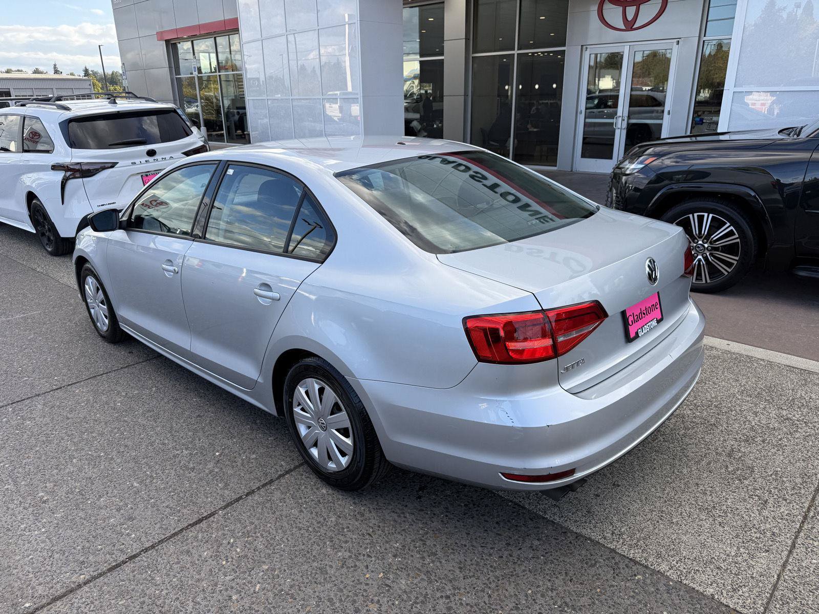 Used 2015 Volkswagen Jetta S FWD image 4