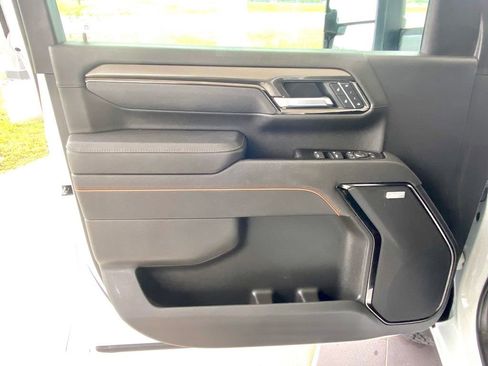 Used 2025 GMC Sierra 2500 AT4 AWD/4WD image 14