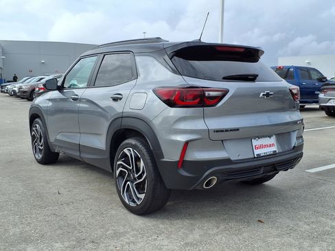 Used 2025 Chevrolet TrailBlazer RS w/ Driver Confidence Package image 3