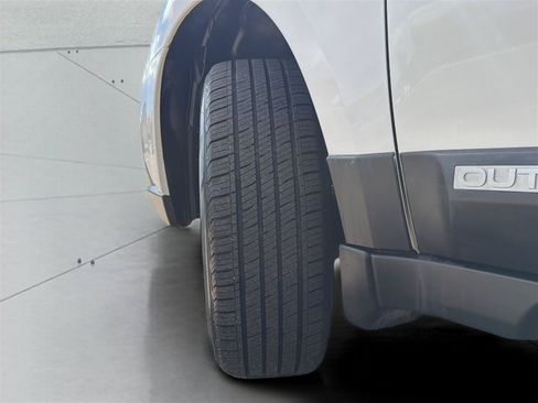 Used 2012 Subaru Outback 2.5i Premium AWD/4WD image 25
