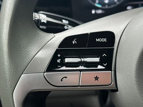 Used 2024 Hyundai Elantra SEL image 31