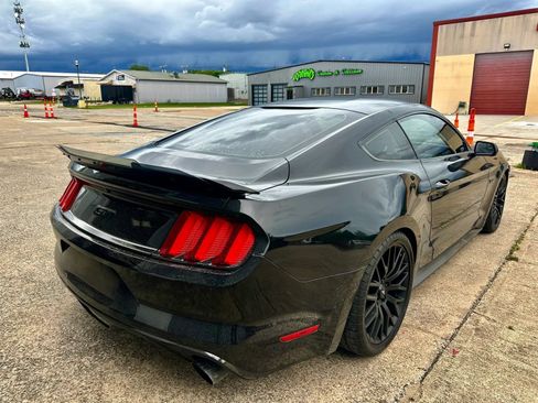 Used 2017 Ford Mustang GT w/ GT Performance Package RWD image 6