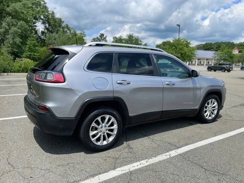 Used 2019 Jeep Cherokee Latitude w/ Popular Appearance Group FWD image 11