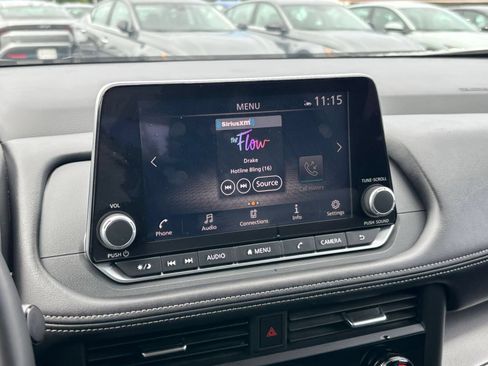 Used 2025 Nissan Rogue SV FWD image 20