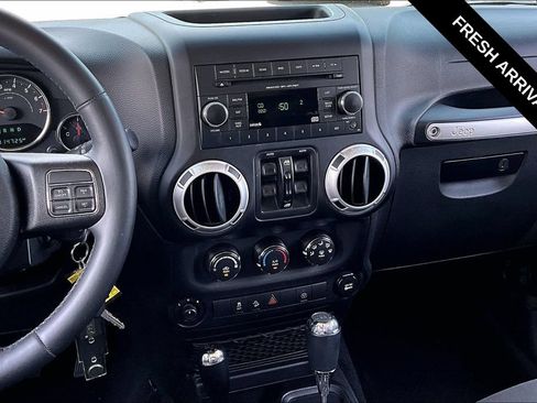 Used 2014 Jeep Wrangler Unlimited Sahara AWD/4WD image 7