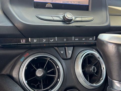 Used 2020 Chevrolet Camaro LT RWD image 28
