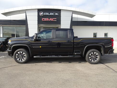 Used 2021 Chevrolet Silverado 2500 LTZ w/ Carhartt Edition image 2
