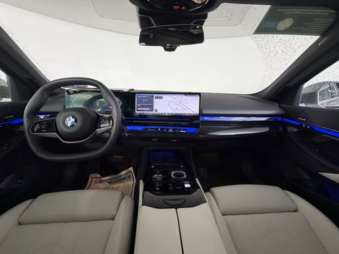 Certified 2025 BMW 540i xDrive AWD/4WD image 17