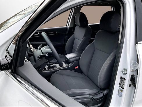 Used 2019 Kia Sorento LX image 19