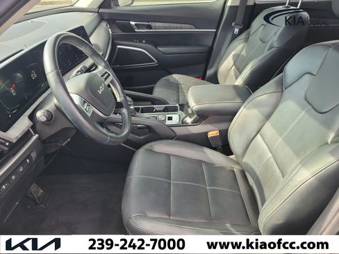 Certified 2024 Kia Telluride EX w/ EX Captain's Chair Package FWD image 22