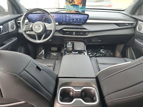 Used 2025 Buick Enclave Avenir w/ Super Cruise Package image 13