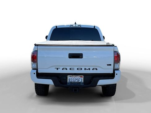 Used 2021 Toyota Tacoma TRD Off-Road w/ Technology Package AWD/4WD image 4