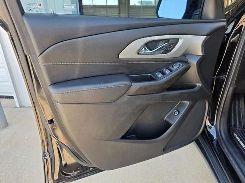 Used 2022 Chevrolet Traverse LT AWD/4WD image 15