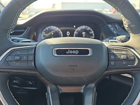 New 2026 Jeep Grand Cherokee Laredo image 18