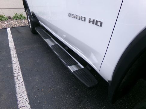 Used 2023 Chevrolet Silverado 2500 LT w/ Convenience Package AWD/4WD image 10