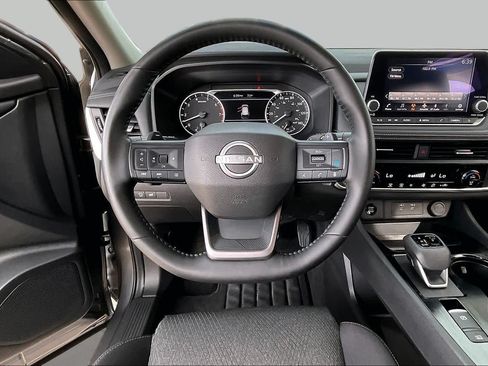 Used 2025 Nissan Rogue SV AWD/4WD image 6