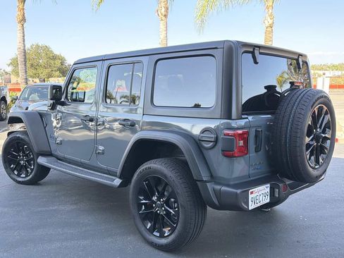 Used 2025 Jeep Wrangler Unlimited Sahara w/ Safety Group AWD/4WD image 10