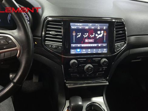 Used 2022 Jeep Grand Cherokee Laredo X image 16