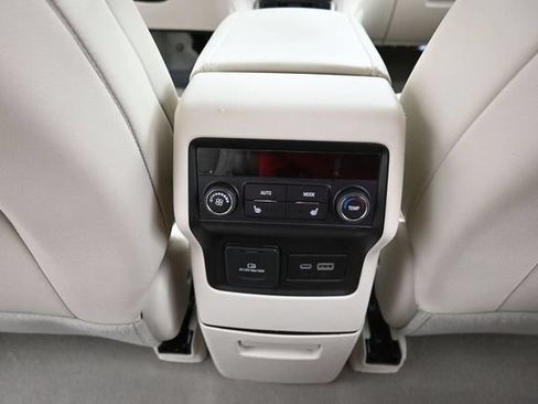 Used 2023 GMC Acadia Denali AWD/4WD image 17