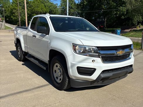 Used 2019 Chevrolet Colorado W/T w/ WT Convenience Package AWD/4WD image 4