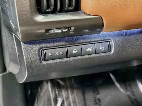 Used 2024 Nissan Pathfinder Platinum w/ Cargo Package AWD/4WD image 12