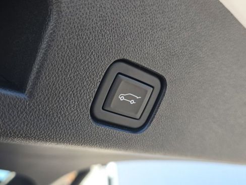 Used 2024 GMC Acadia AT4 image 13