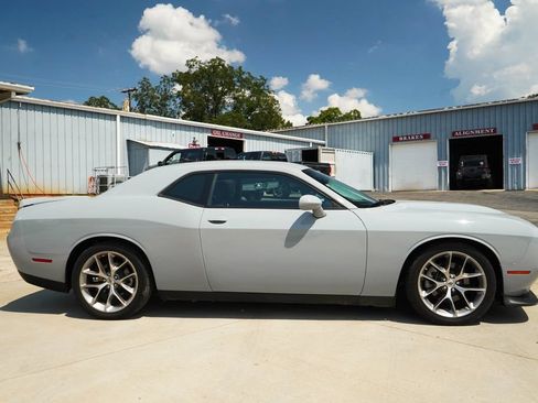 Used 2022 Dodge Challenger GT RWD image 3