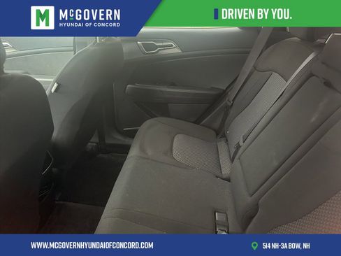 Used 2023 Kia Sportage LX image 8