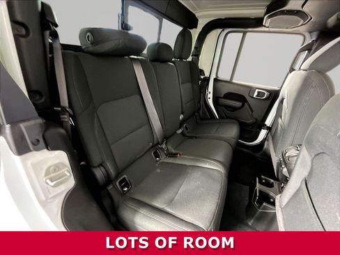 Used 2023 Jeep Gladiator Sport AWD/4WD image 25