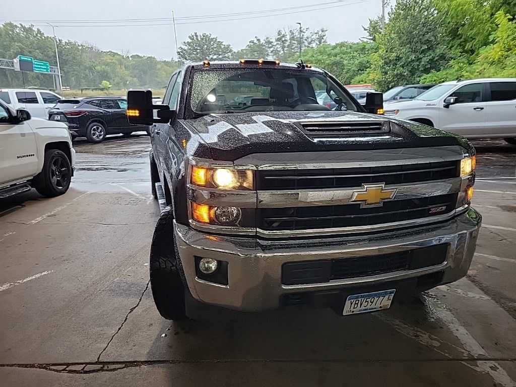 Used 2019 Chevrolet Silverado 3500 LT w/ LT Convenience Package AWD/4WD image 4