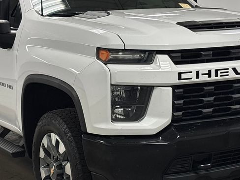 Used 2022 Chevrolet Silverado 2500 Custom w/ Custom Convenience Package AWD/4WD image 5