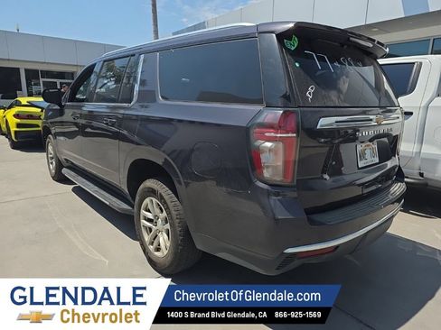 Used 2022 Chevrolet Suburban LT RWD image 3