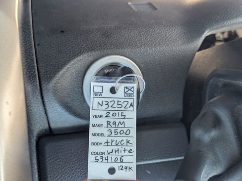 Used 2015 RAM 3500 SLT w/ Protection Group image 17